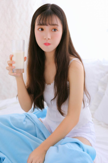 女人隐私故意给男生看
